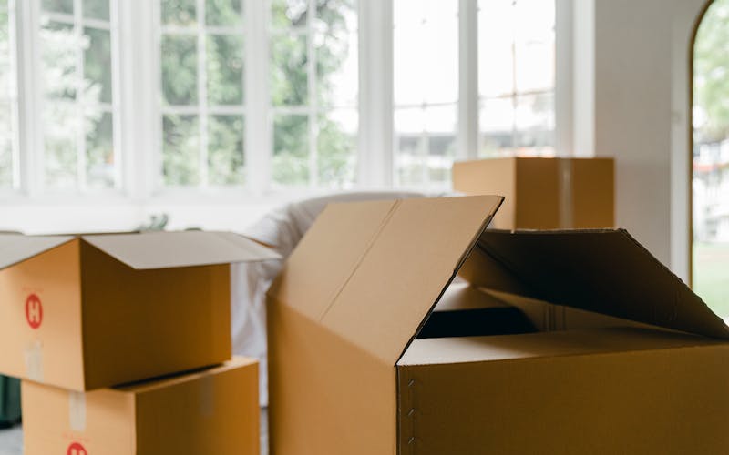 Move out cleaning in an empty Orange County home
